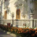 �La chiamiamo Villa Clivia, dal nome dei bellissimi fiori che la circondano�...